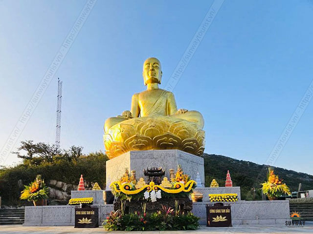 Thuê Xe Đi Chùa Yên Tử Từ Hà Nội Giá Rẻ Nhất 2026